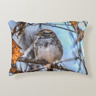 Oiseau sur le coussin de branche