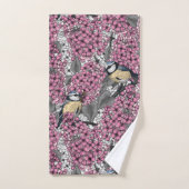 Oiseaux dans le jardin lilas rose (Serviette à main)