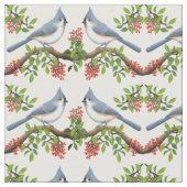 Oiseaux de mésange tuftée avec le tissu de baies (Fermer)