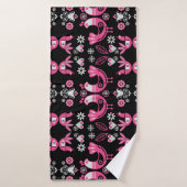 Oiseaux roses et blancs du folklore scandinave (Serviette de bain)