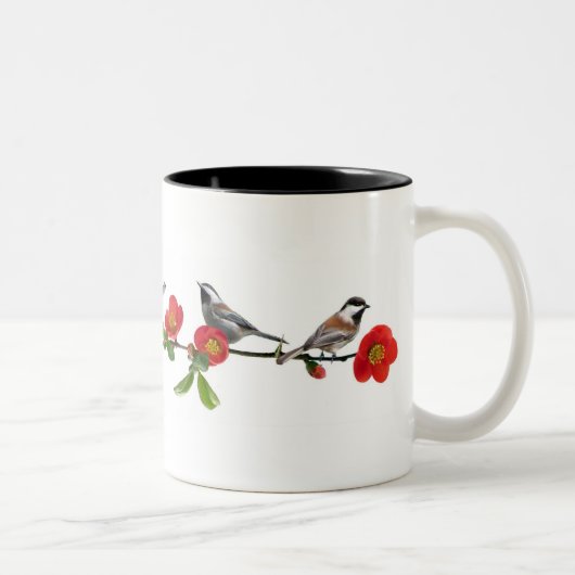 Oiseaux sur la tasse de café de coing (Droit)