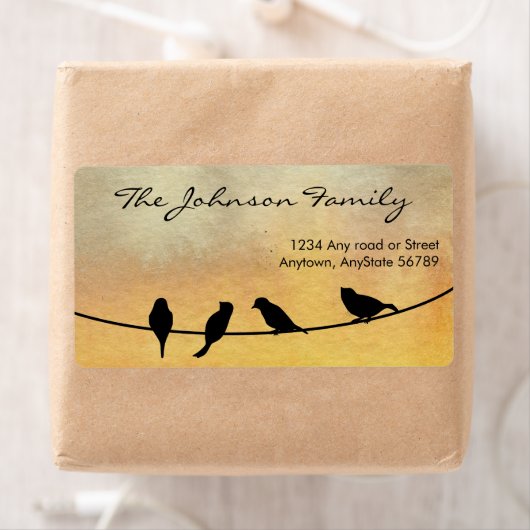 Oiseaux sur un Étiquette de adresse (En situation)