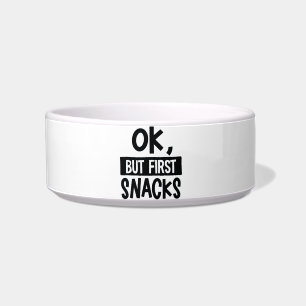 Oké, maar de eerste snacks zijn grappig eten. voerbakje