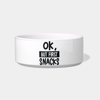 Oké, maar de eerste snacks zijn grappig eten. voerbakje