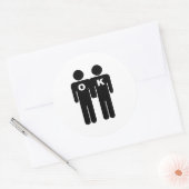 OKÉ OM HOMO TE ZIJN RONDE STICKER (Envelop)