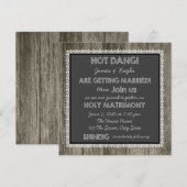 Old Fashioned Barn Wood Chalkboard Country Wedding Kaart (Voorkant / Achterkant)