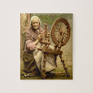 Old Irish Wool Spinner Lady, Jigzaag Puzzle Legpuzzel