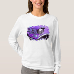 Oldtimer: Chevrolet met brandende motorkap T-shirt