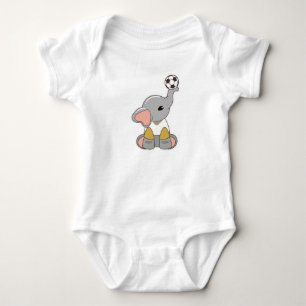 Olifant als voetballer met voetbal romper