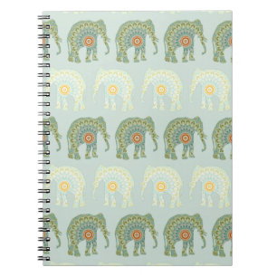Olifant en Mandala in Lichtgroen Notitieboek