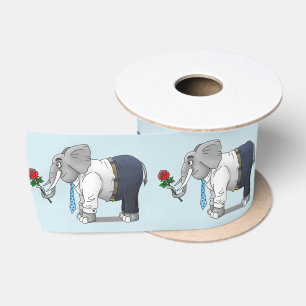 Olifant met een romantische roos lint
