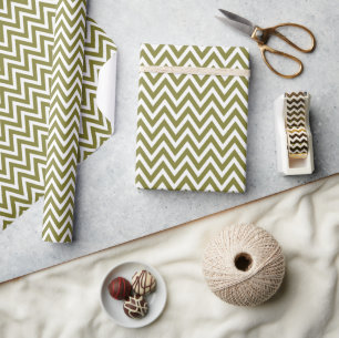 Olijfgroene en witte Chevron Cadeaupapier