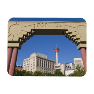 Olympic Plaza en Calgary Tower, Alberta, Canada Magneet