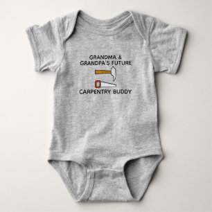 Oma en opa's toekomstige timmerbuddy romper