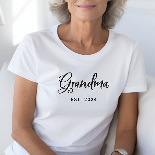 oma | Est. Datum in zwart stijlvol script T-shirt