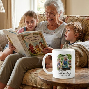 Oma Est zwarte elegante script aangepaste foto Koffiemok
