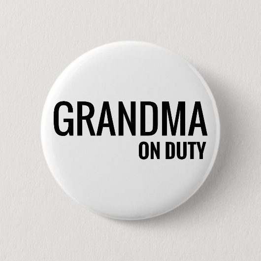 oma heeft dienst ronde button 5,7 cm (Voorkant)