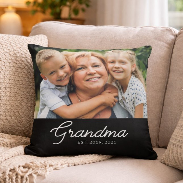 Oma heeft het moderne schrift foto opgericht kussen (Creator heeft geüpload)