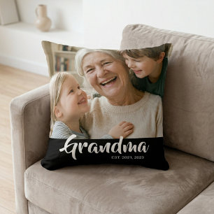 Oma heeft Zwarte Moderne Script Foto opgericht Kussen