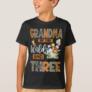 Oma van de wilde en drie 3de verjaardag jongen vei t-shirt