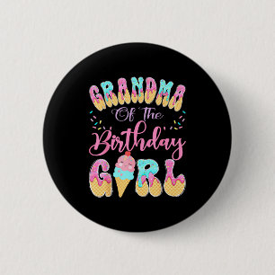 Oma van het meisje dat jarig is zoete ijsdruppel ronde button 5,7 cm