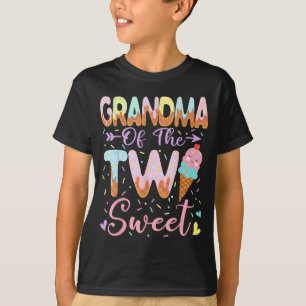 Oma van het twee zoete 2de verjaardag meisje ijs t-shirt