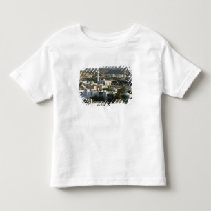 Oman, Muscat, Qurm. Gebouwen van Qurm gebied / 2 Kinder Shirts