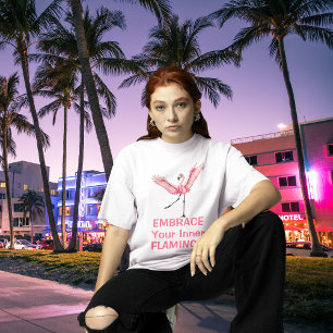 Omarm je innerlijke flamingo humor t-shirt