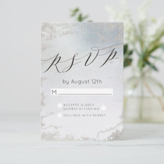 Ombre Dusty Blue Frosted Zilveren Bruiloft RSVP An (Staand voorkant)