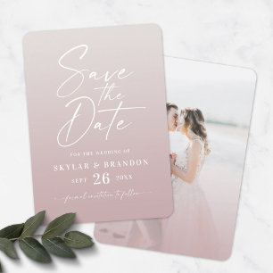 Ombre Dusty Mauve Ivory, met een scriptweduwschap Save The Date