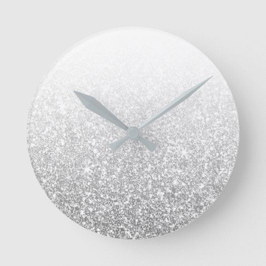 Ombre Silver Sparkly White Blue Grey Minimal Ronde Klok (Voorkant)
