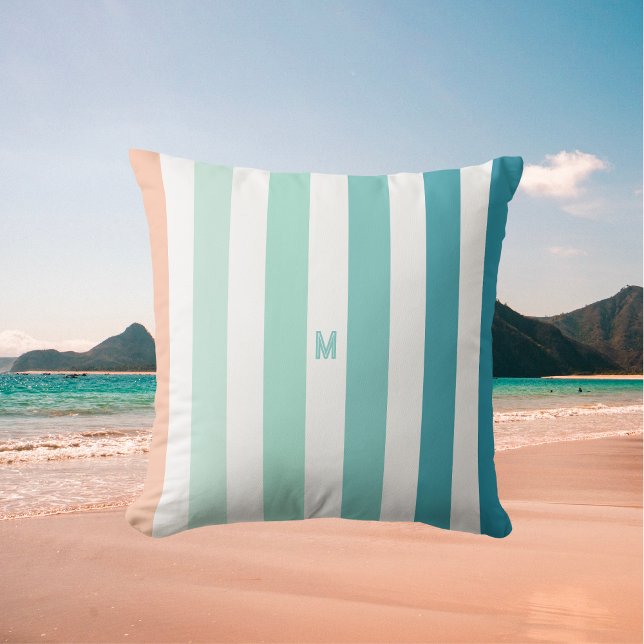 Ombre Zee Shore Stripe & Personalized Monogram Buitenkussen (Creator heeft geüpload)