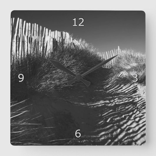 Omheining in de Dunes Vierkante Klok (Voorkant)