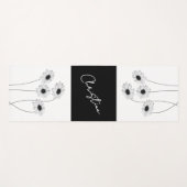 Omkeerbare zwart-wit madeliefjes en jouw naam yogamat (Voorkant (horizontaal))