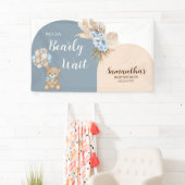 On peut attendre la bannière Baby shower garçon (En situation)