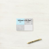 Onboarding verwelkomde nieuwe medewerker post-it® notes (Op bureau)