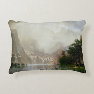 Onder de Sierra Nevada-bergen door Bierstadt Decoratief Kussen