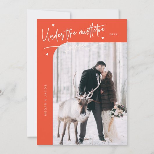 Onder Mistletoe Forever Pas getrouwd Foto Rood Feestdagenkaart (Voorkant)