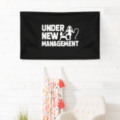 Onder New Management Funny Marriage Spandoek (Insitu)