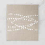 Onder Twinkle Lights op Burlap Gevouwen Plaats Kaa (Buitenkant ongevouwen)
