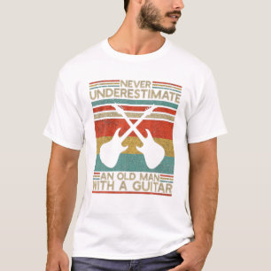 Onderschat en oud Man nooit met een gitaarlimi T-shirt