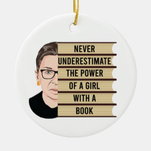 Onderschat nooit de kracht van een meisje met boek keramisch ornament