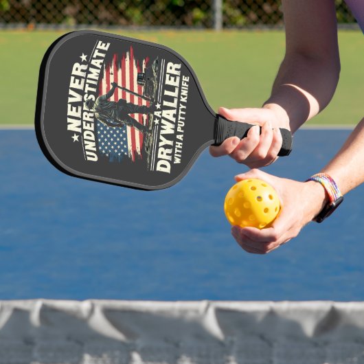 Onderschat nooit een drywaller met een stopmes pickleball paddle (Insitu)