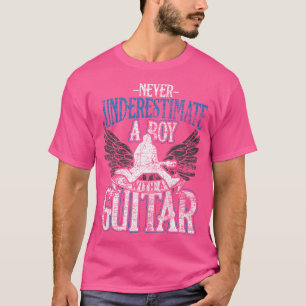 Onderschat nooit een jongen met een gitaar t-shirt