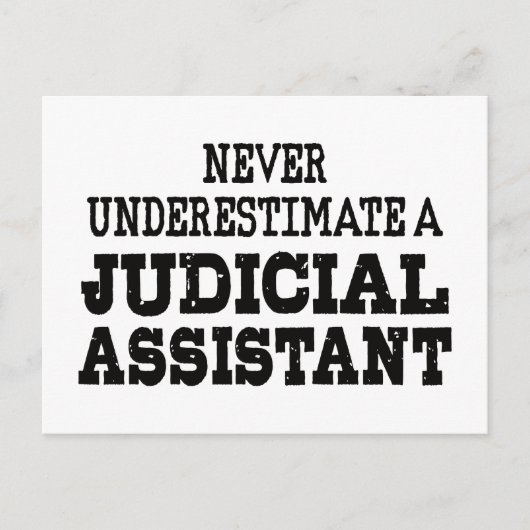 Onderschat nooit een Justitiële Assistent Briefkaart (Voorkant)
