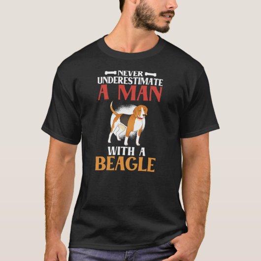 Onderschat nooit een Man met een beagle pa T-shirt (Voorkant)