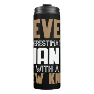 Onderschat nooit een Man met een nieuw knie-vervan Thermosbeker