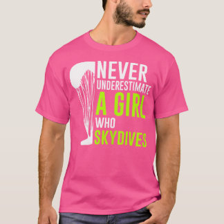 Onderschat nooit een meisje dat een grappige hemel t-shirt