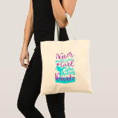 Onderschat nooit een meisje dat het Karate-ontwerp Tote Bag (Voorkant (product))