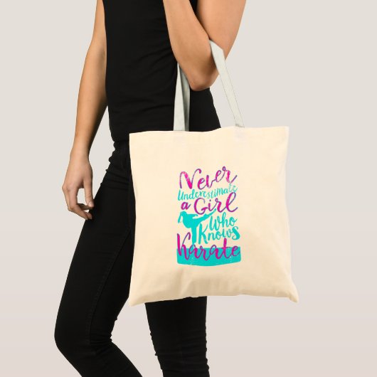 Onderschat nooit een meisje dat het Karate-ontwerp Tote Bag (Voorkant (product))